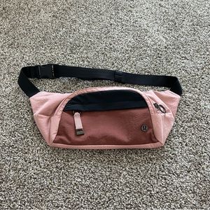 NWOT Lululemon belt bag
